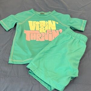 Old Navy, Kids Green 'Vibin' & Thrivin' Rash Guard Set, size 4T